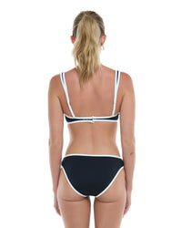 Melanie Bottom - FRAGMENT